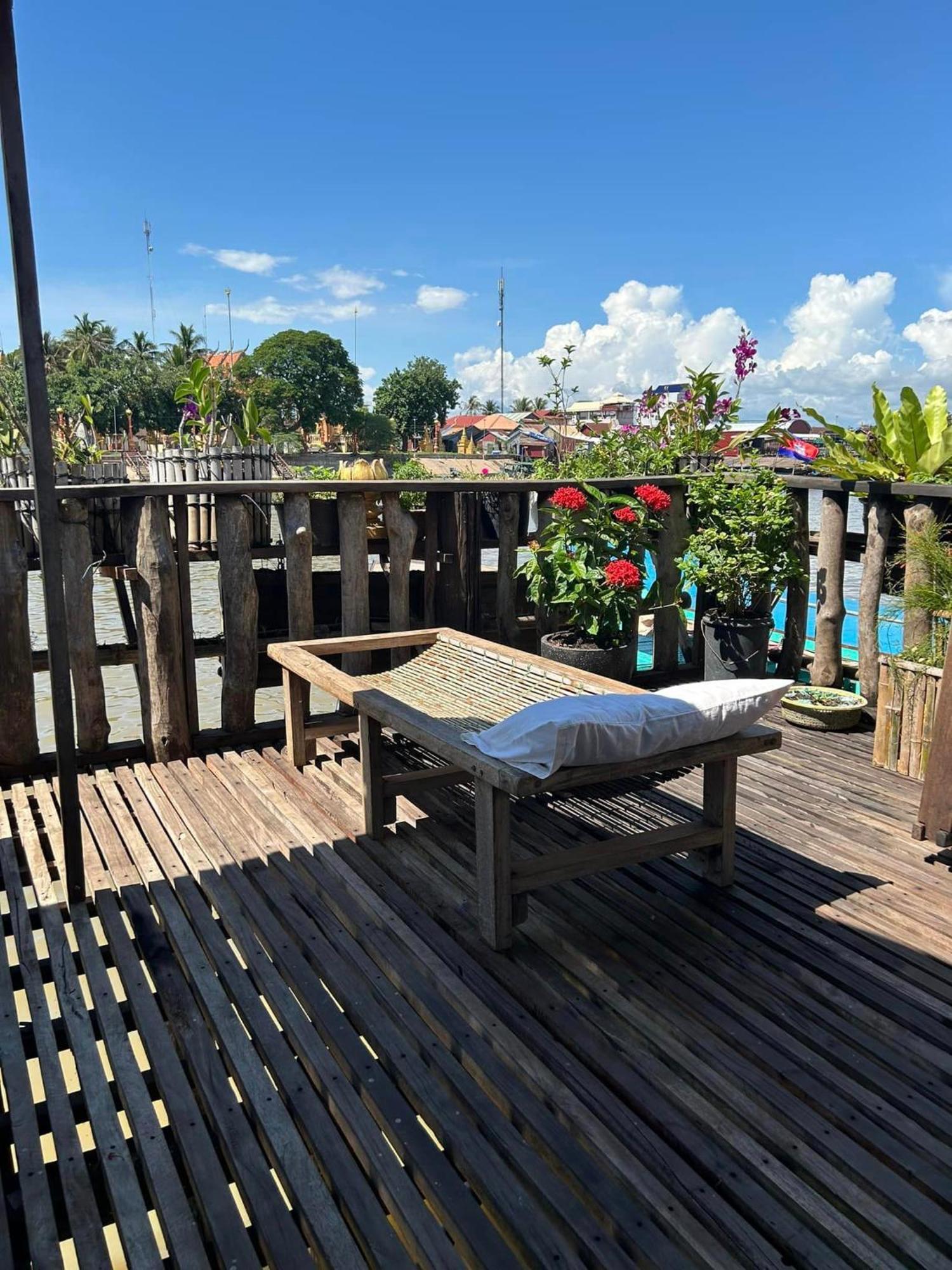 St 63 Home Stay & Tour Kampong Khleang Εξωτερικό φωτογραφία
